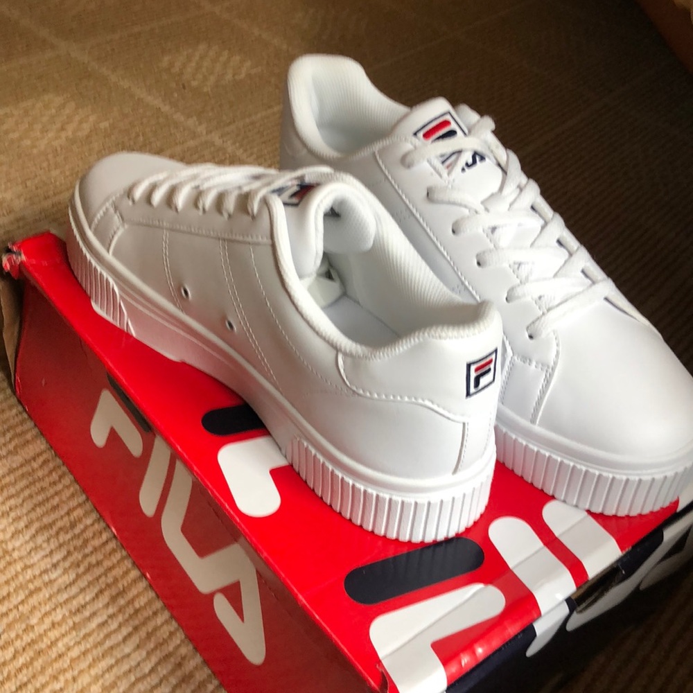 BRAND NEW - Fila White Lowtops